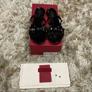 Valentino Garavani Rockstud Bow Flip Flops